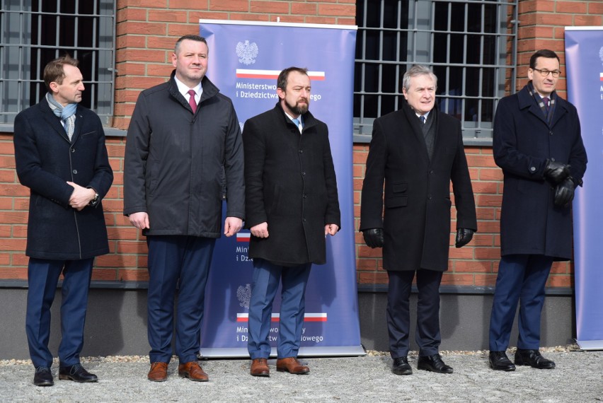 Muzeum Żołnierzy Wyklętych w Ostrołęce: przekazanie kluczy [ZDJĘCIA, WIDEO]