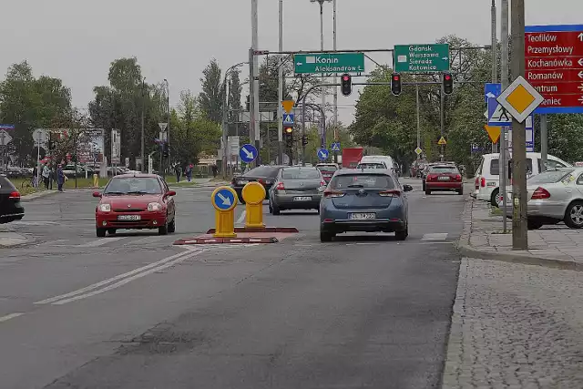 Ulica Traktorowa jest bardzo zniszczona i utrudnia dojazd mieszkańcom Teofilowa. Zarząd Inwestycji Miejskich chce ją wyremontować.