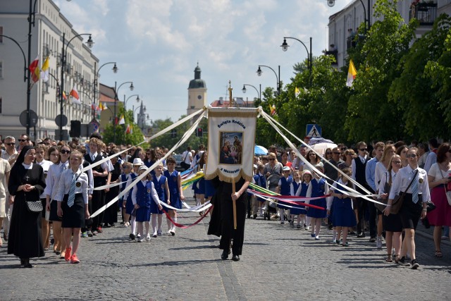 Boże Ciało 2018. Czy trzeba iść do kościoła? Kiedy przypada Boże Ciało w 2018 roku i co to za święto [30.05.2018]