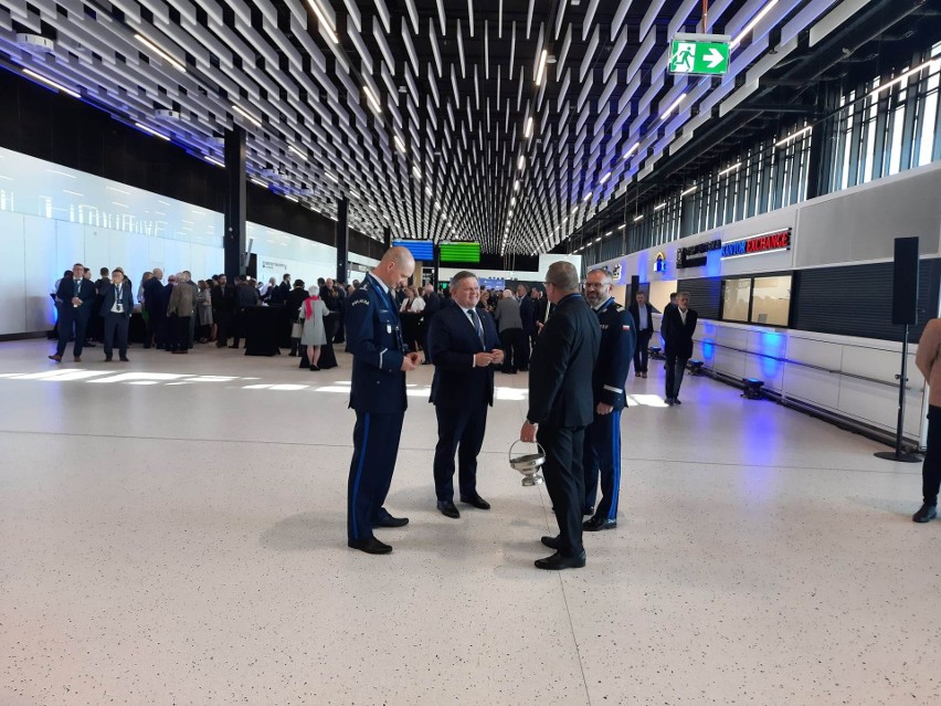 Na otwarcie lotniska w Radomiu przybył między innymi premier...