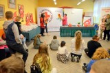 Polski Czerwony Krzyż w Bydgoszczy tak świętował Dzień Dziecka 2021. Były dzieciaki, a z nimi ptaki-gadaki