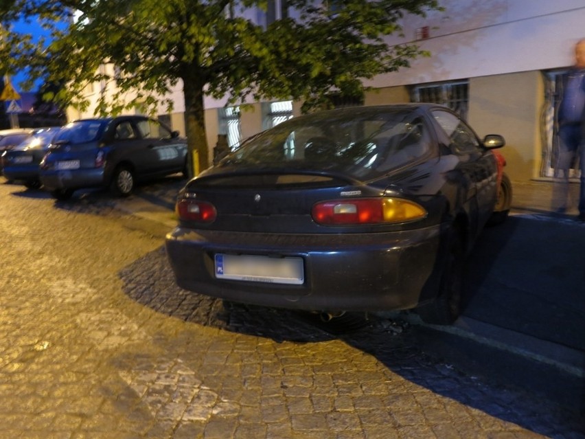 Poznań: Kierowca uciekł z miejsca wypadku