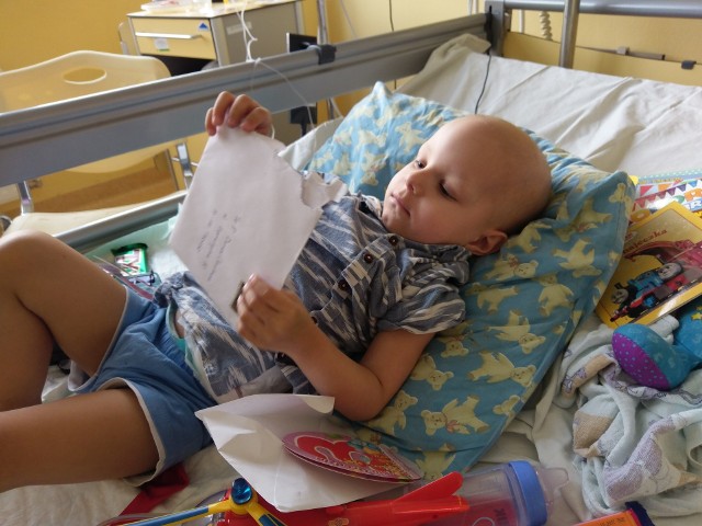 Swoje trzecie urodziny Daruś obchodził w szpitalu. Dostał ponad pół tysiąca życzeń na kartkach od osób z całej Polski i zagranicy
