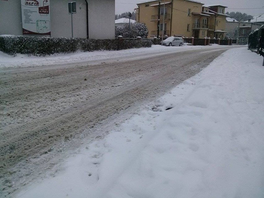 Od wczoraj w Olkuszu w Małopolsce spadło 20 cm śniegu i...