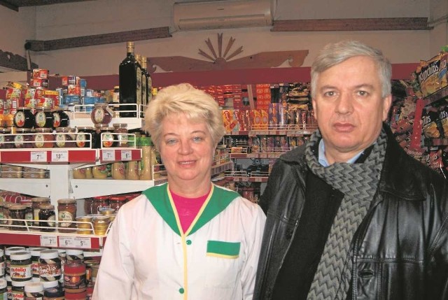 Prezes GS Bukowina Jan Budz i kierowniczka sklepu Maria Twardowska boją się o przyszłość firmy.