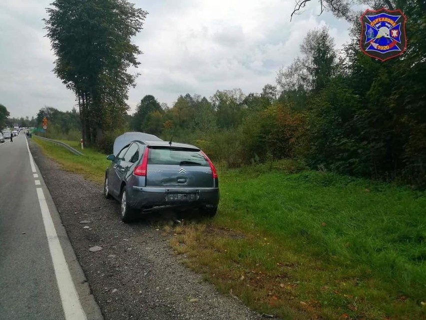 Wypadek na DK 75 w Maciejowej. Zderzyły się dwa pojazdy. Jedna osoba w szpitalu [ZDJĘCIA]