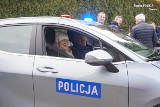 Policjanci z Wisły i Istebnej otrzymali nowe radiowozy oraz quada. Auta przydadzą się w terenie