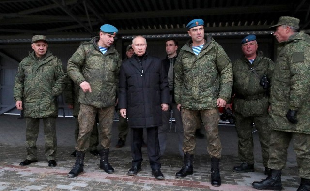 Putin nie ma litości dla swoich żołnierzy. Ci, którzy uciekają z pola walki mają być zabijani przez swoich kolegów.