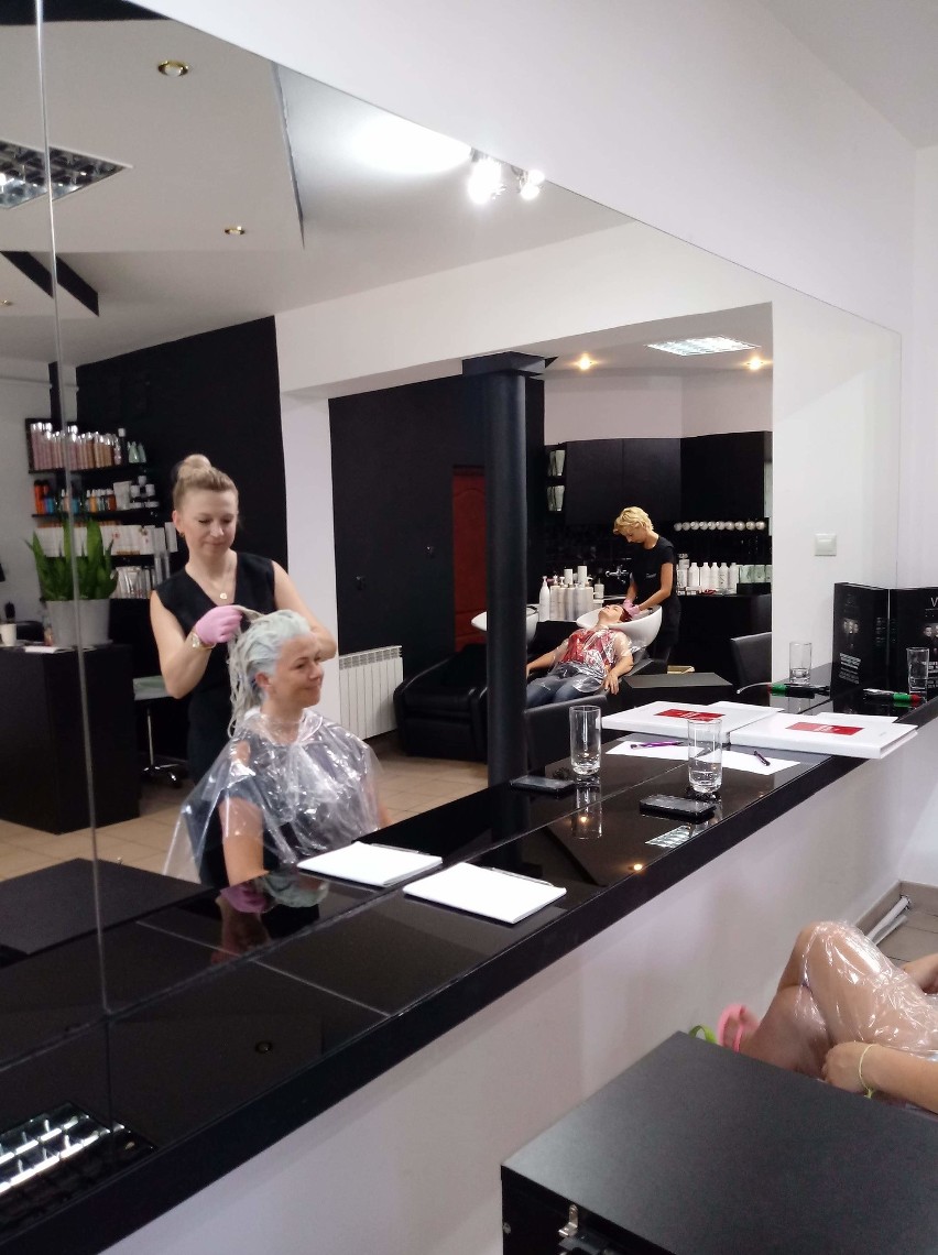 Studio fryzjerskie Bochnia w Osobnicy serdecznie zaprasza 