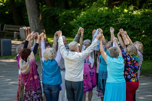 Seniorzy to szczególnie wrażliwa grupa konsumentów. UOKiK chce zmiany prawa, dzięki czemu starsi ludzie nie będą tak często padali ofiarami oszustów handlowych