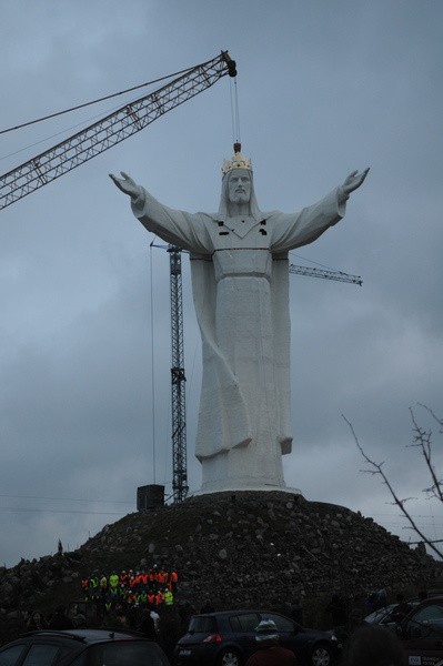 Pomnik Chrystusa Króla w Świebodzinie tuż po zakończeniu montażu