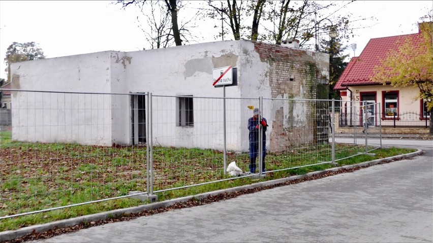 W miejscu Cafe Browar w Ostrowcu powstanie świetlica. Prace już się rozpoczęły [ZDJĘCIA]