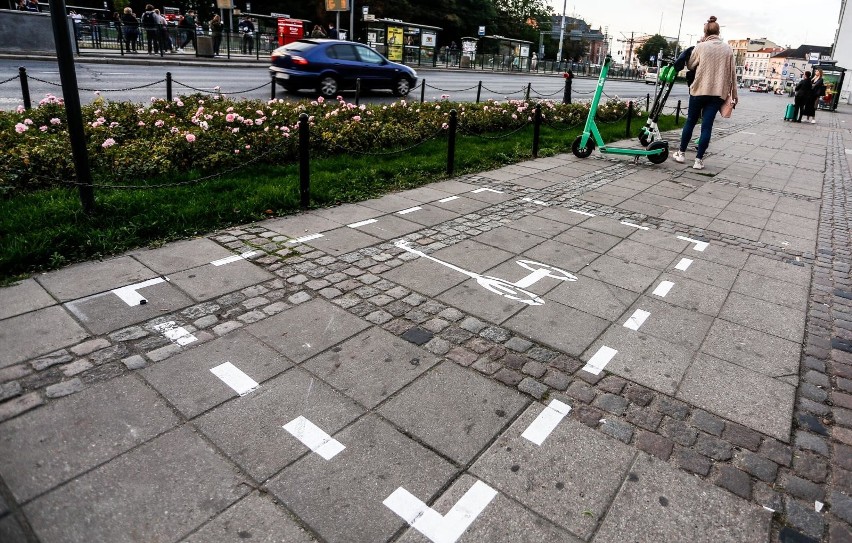 29.09.2020 gdansk. strefa parkowania hulajnog.  fot....