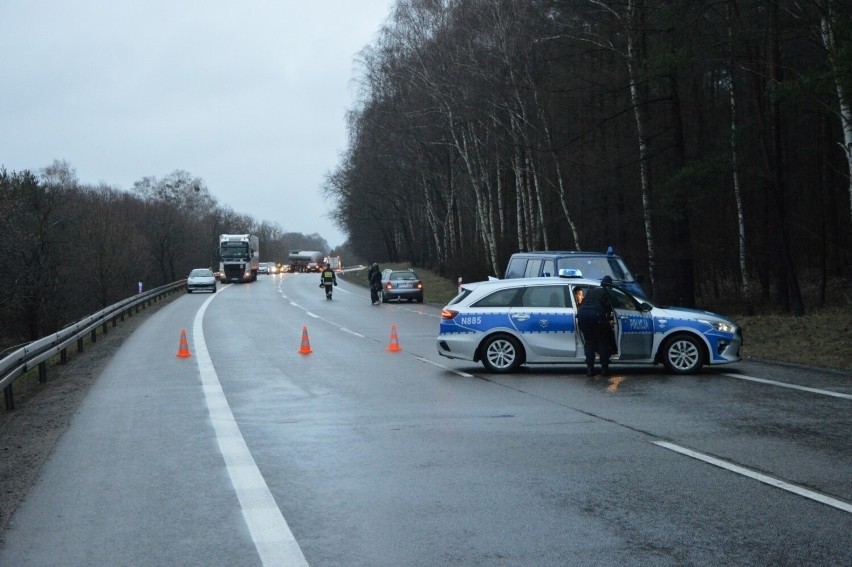 Kolejny tragiczny wypadek pod Lęborkiem na DK6. 2 osoby nie...