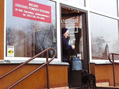 Tani Bar w Ostrołęce naszym zdaniem powinien być czynny przez cały tydzień, nie tylko w dni robocze