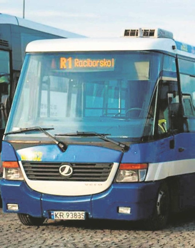 Autobus R1 (Wieliczka - Raciborsko) zabierze wkrótce pasażerów także z Grajowa. Mieszkańcy upominali się o to od  2014 roku