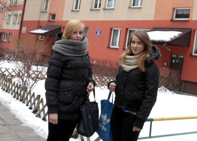 - Remonty na osiedlach zawsze się przydają, bo wciąż jest coś do zrobienia - mówią od lewej: Natalia Lipska i Aleksandra Karpińska.