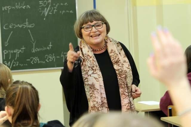 Maria Jadczak, profesor oświaty w V LO 