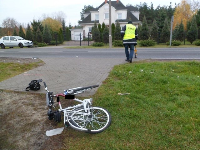 Przyczyny tego tragicznego wypadku wyjaśniają pod nadzorem prokuratury nakielscy policjanci.