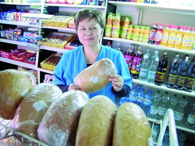 &#8211; U nas zwykły  chleb kosztuje 2,40 zł &#8211; mówi Bogusława Żukowska, ze sklepu przy ul. E. Plater w Suwałkach. &#8211; Już teraz niektórzy narzekają, że to drogo. Nie wiem, co będzie po podwyżce.