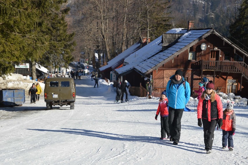 Tatry. Piękny dzień w górach. Tłumy szturmują Kasprowy Wierch [ZDJĘCIA]