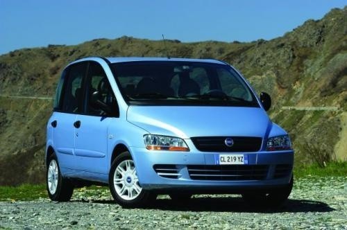 Fot. Fiat: Nowy Fiat Multipla ma typowe nadwozie o długości 4 m.