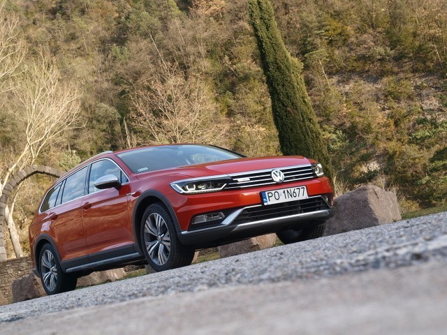 Volkswagen Passat Alltrack...