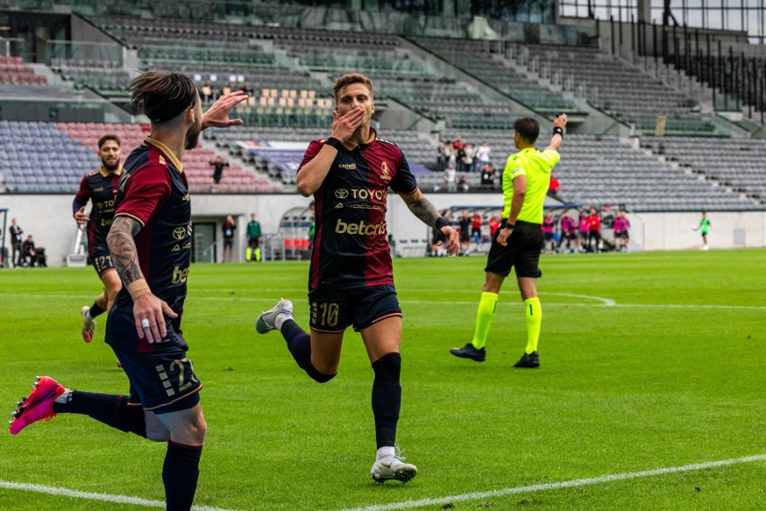 Eliminacje Ligi Konferencji. Pogoń Szczecin rozniosła KR Reykjavik 4:1. Awans do II rundy jest pewny 