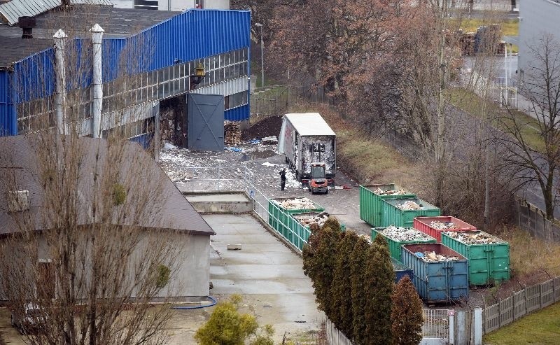 Będzie kontrola nielegalnych śmieci zwożonych do dawnej hali WUKO na Bałutach