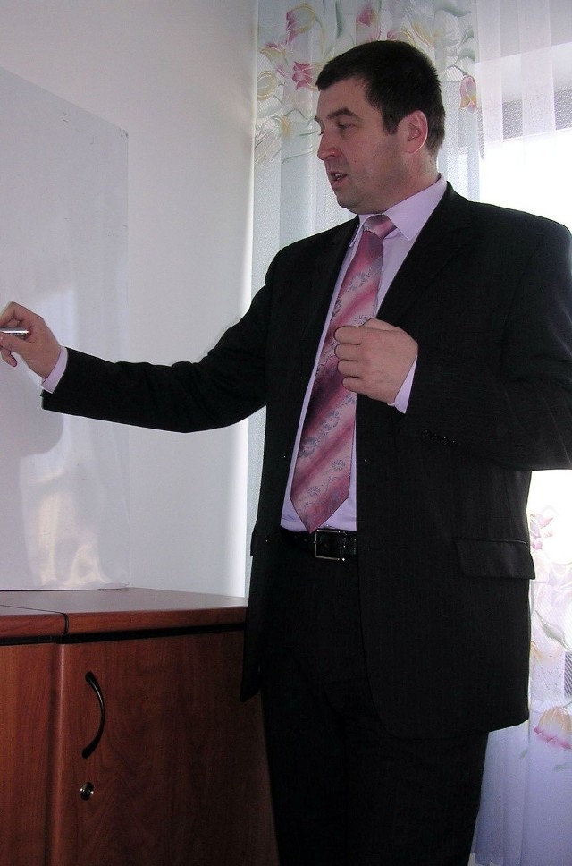 Janusz Paruzel, były już prezes Przedsiębiorstwa Miejskiej Komunikacji Samochodowej w Tarnobrzegu, na jednej z konferencji.