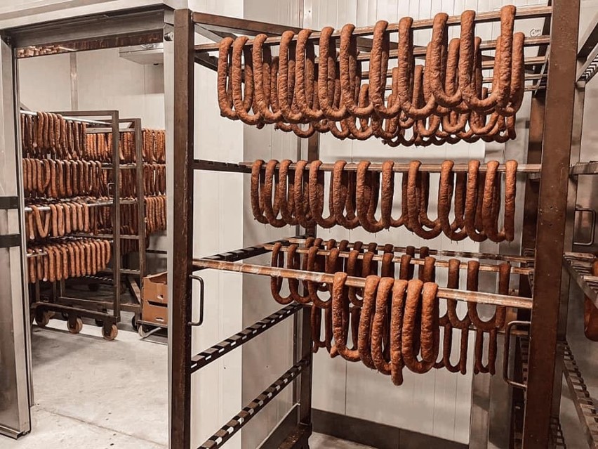 Legenda wraca do gry! Witlod Szproch otworzył w Końskich zakład produkujący mięsa i kiełbasy bez chemii. Zobaczcie zdjęcia