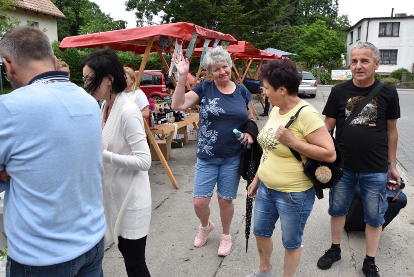 Przetwory i istne cudeńka rękodzieła regionalnego można zakupić podczas Czwartkowych Targowisk na Kaczym Rynku w Chmielnie