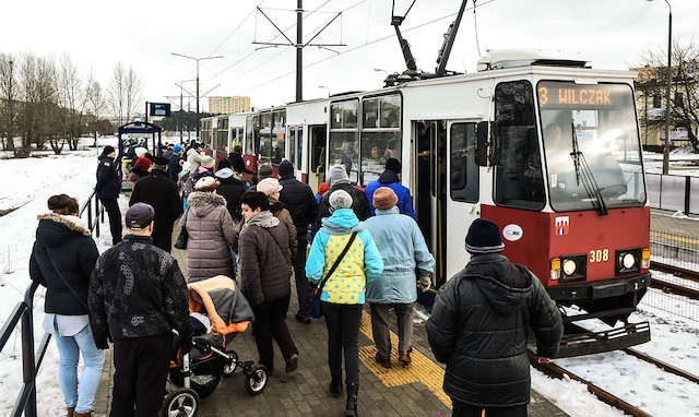 Mieszkańcy osiedli położonych wzdłuż nowej  Linii tramwajowej  popierają zmiany. Reszta fordoniaków - nie