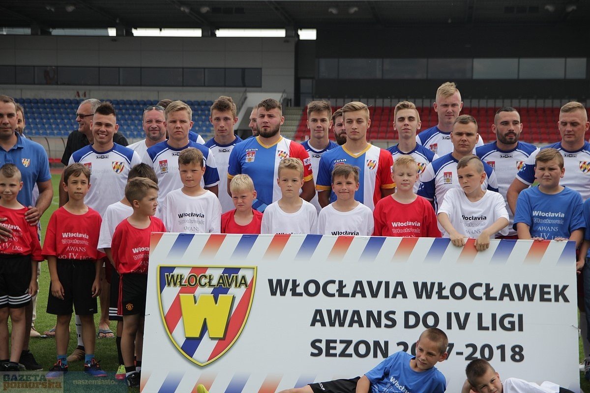 Włocłavia Włocławek świętuje awans do 4. ligi piłki nożnej [zdjęcia, wideo]  | Gazeta Pomorska