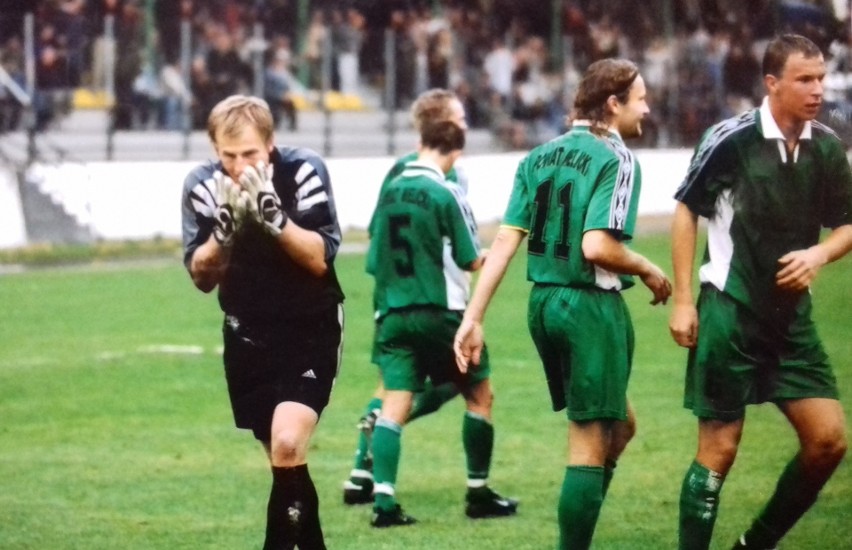 2003 r., Górnik Wieliczka - Korona Kielce. W bramce Górnika...