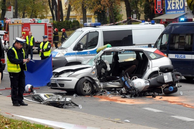 Wypadek na Nadbystrzyckiej: Zginął policjant na motocyklu