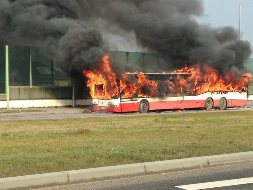 Pożar autobusu na ul. Kartuskiej w Gdańsku