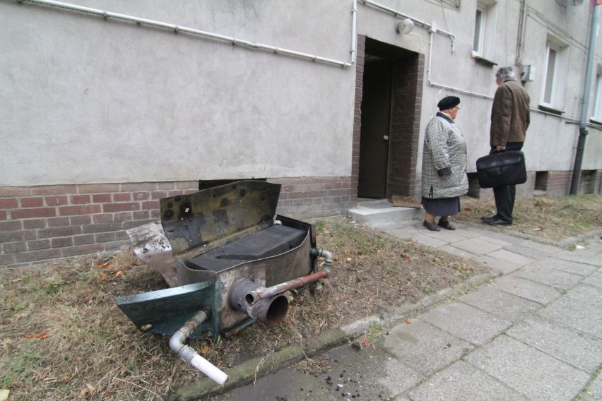 Wrocław: Wybuch pieca w bloku na Mieleckiej. Trzy osoby są ranne. W tym dziecko