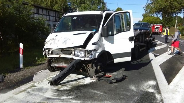 W Kawnie  doszło do zderzenia się opla calibry z samochodem marki inveco