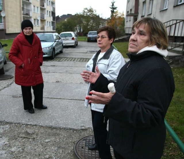Mieszkańcy budynku przy ulicy Śląskiej 36 w Kielcach twierdzą że administracja w ogóle nie dba o ich blok.