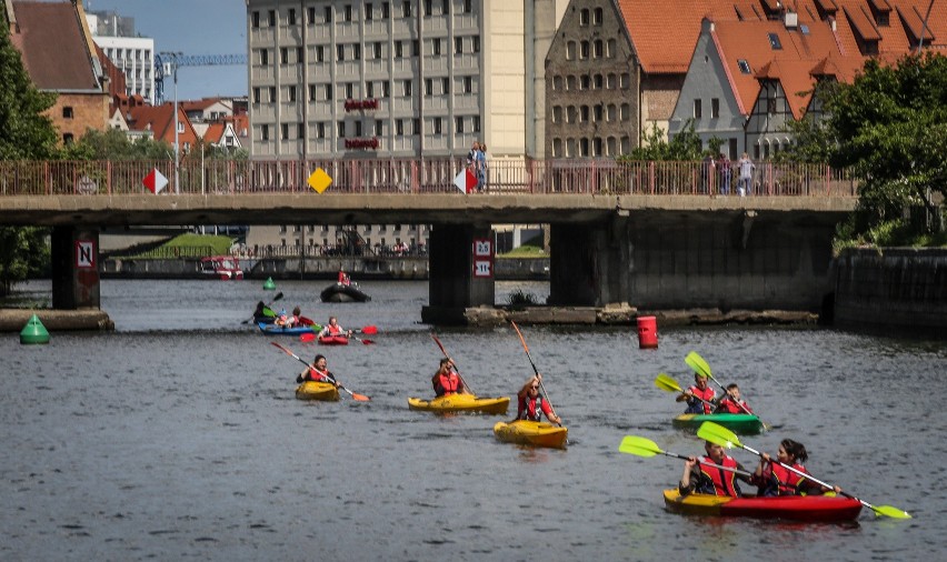 Gdańsk to miasto nad wodą i na wodzie. Można je zwiedzać nie...