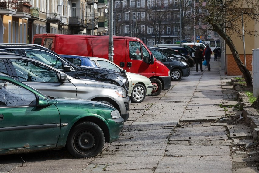 Będą zmiany w centrum Szczecina. Strefa "30", nowe rondo, wyniesione przejścia i mniej miejsc parkingowych  