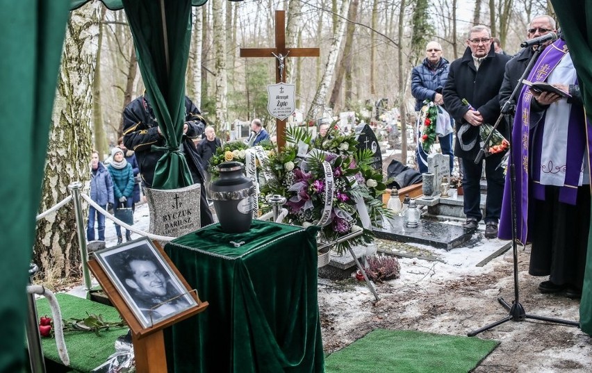 Henrykowi Życie w ostatniej drodze towarzyszyli rodzina oraz...