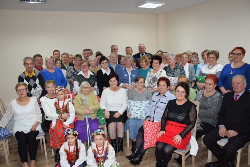 Seniorzy w gminy Gołcza mają miejsce spotkań w Mostku