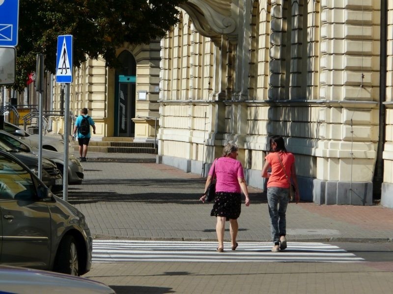 Centrum Pabianic w czasie epidemii. Wszystko wraca do normy ZDJĘCIA