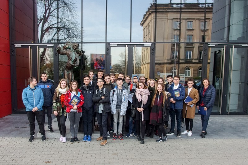 Uczniowie ze Skarżyska na konferencji "Dwujęzyczne Świętokrzyskie"
