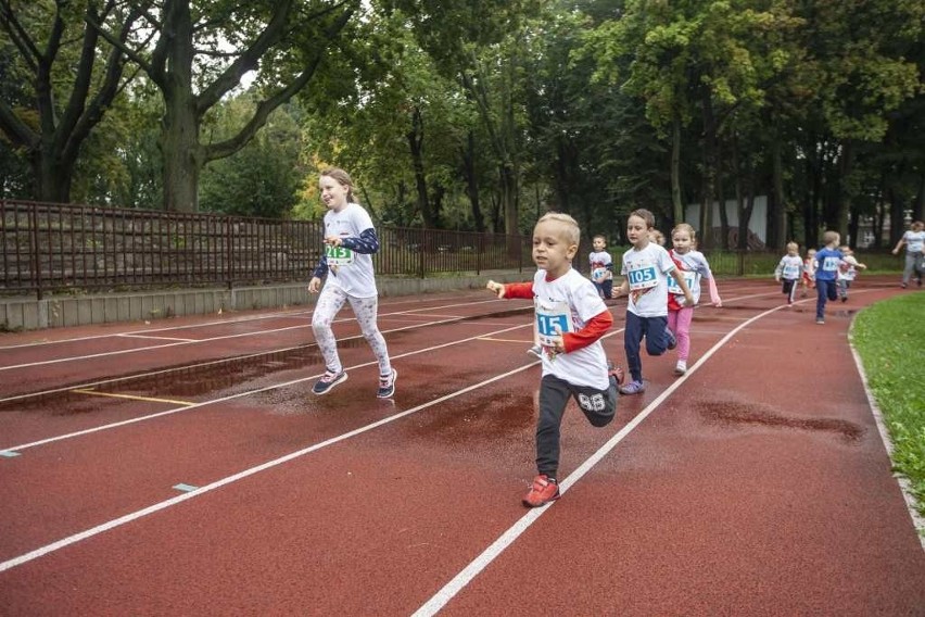 Kraków. 4. PKO Bieg Charytatywny: Wybiegali 2469 obiadów dla dzieci [ZDJĘCIA]