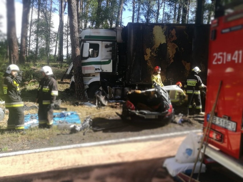 Między Toruniem a Bydgoszczą na drodze krajowej numer 10 w...