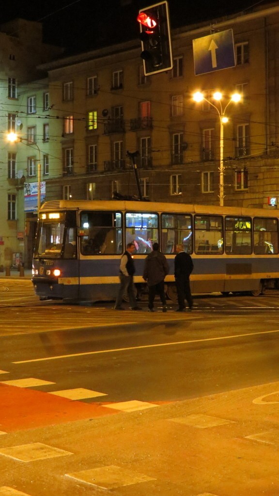 Stanęły tramwaje na skrzyżowaniu Piłsudskiego i Świdnickiej