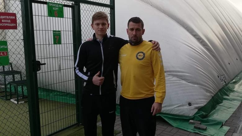 Tenisista MKT Łódź Aleksander Orlikowski z trenerem Tomaszem...